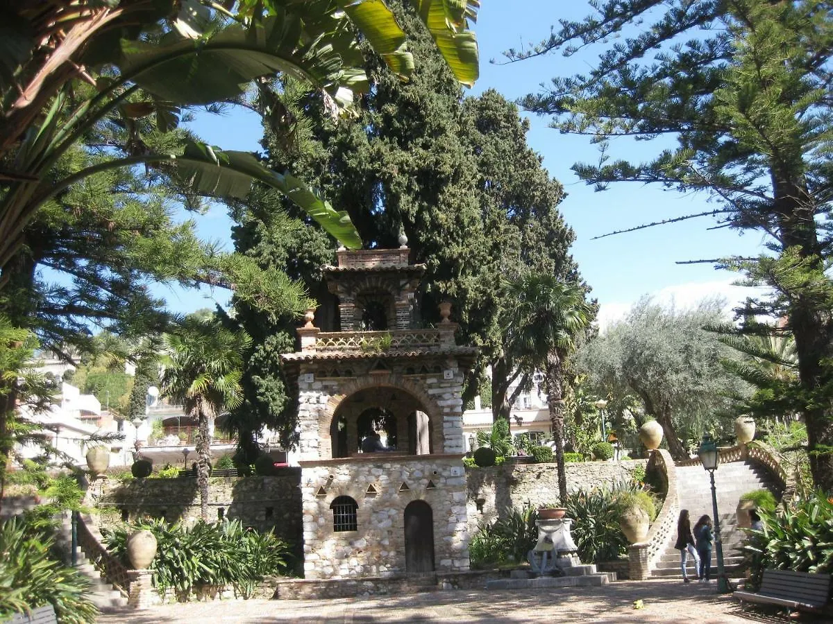 B&B Antonella Taormina Bed & Breakfast